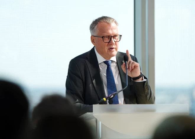 Finanšu iestādes informēs VID par visiem skaidras naudas darījumiem virs 750 eiro