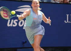 Aļona Ostapenko paklupusi jau pirmajā ASV atklātā čempionāta vienspēļu turnīra kārtā.