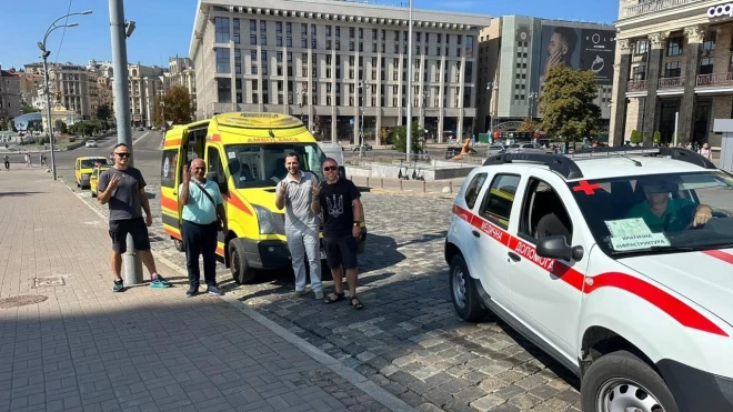 Latvijas NMPD automašīna turmpāk glābs Bojarskas iedzīvotājus.