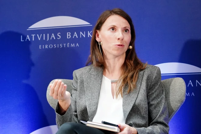 “Swedbank” galvenā ekonomiste Līva Zorgenfreija: “Reformas, kuras mērķis ir uzlabot valsts konkurētspēju, ir pārvērtusies drīzāk par neizdiskutētu pasākumu kopumu.”