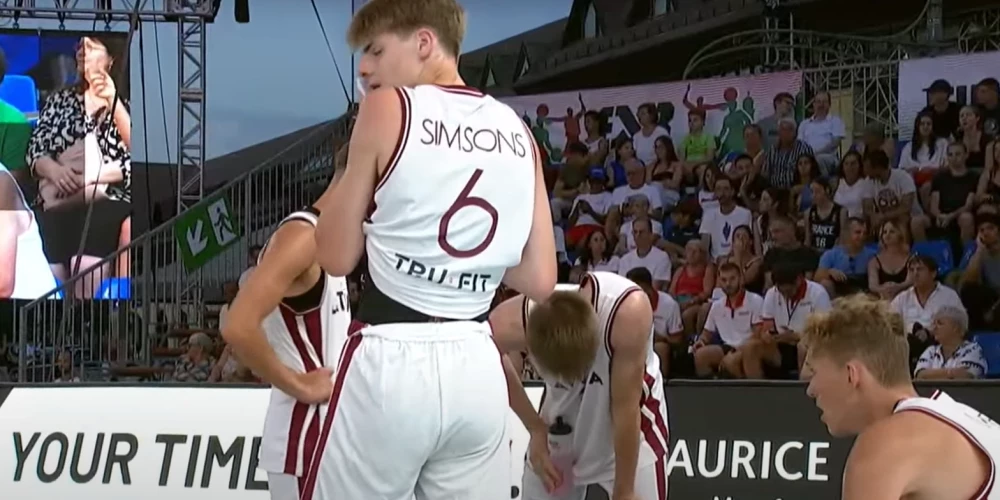 Latvijas basketbolisti spēlē pret Horvātiju (ekrānuzņēmums no video)