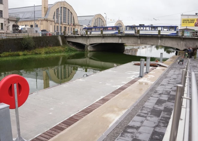 Kanālmalā "Titānika" vietā izbūvēta jauna laivu piestātne