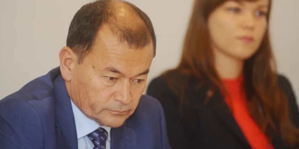 Гулам Гулами.