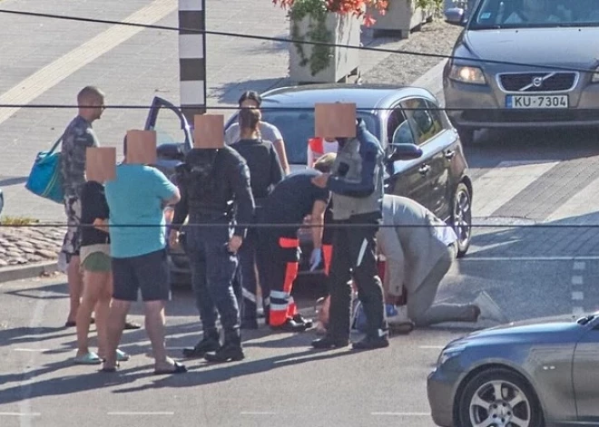 FOTO: otrais gadījums divu dienu laikā - Liepājā uz gājēju pārejas notriekts 8 gadus vecs bērns