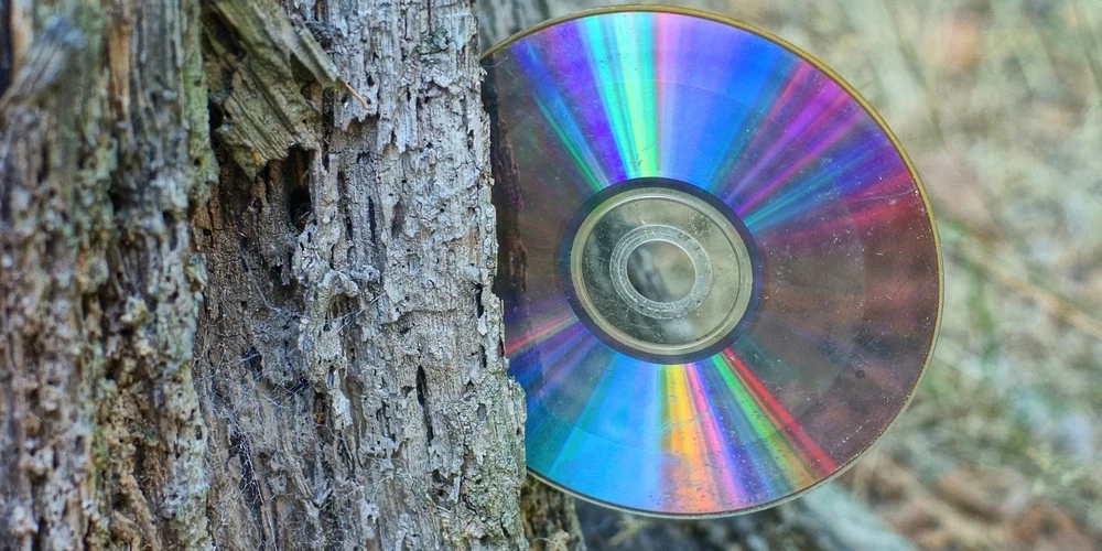 CD-диск - довольно устаревший носитель данных.