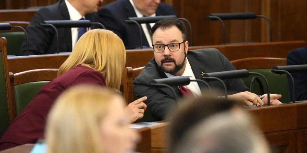 Ministru prezidente Evika Siliņa un satiksmes ministrs Kaspars Briškens. 