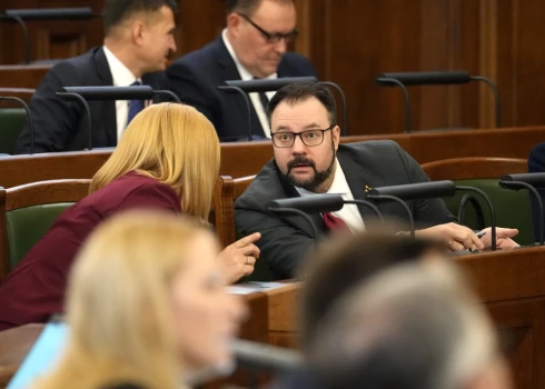 Ministru prezidente Evika Siliņa un satiksmes ministrs Kaspars Briškens. 