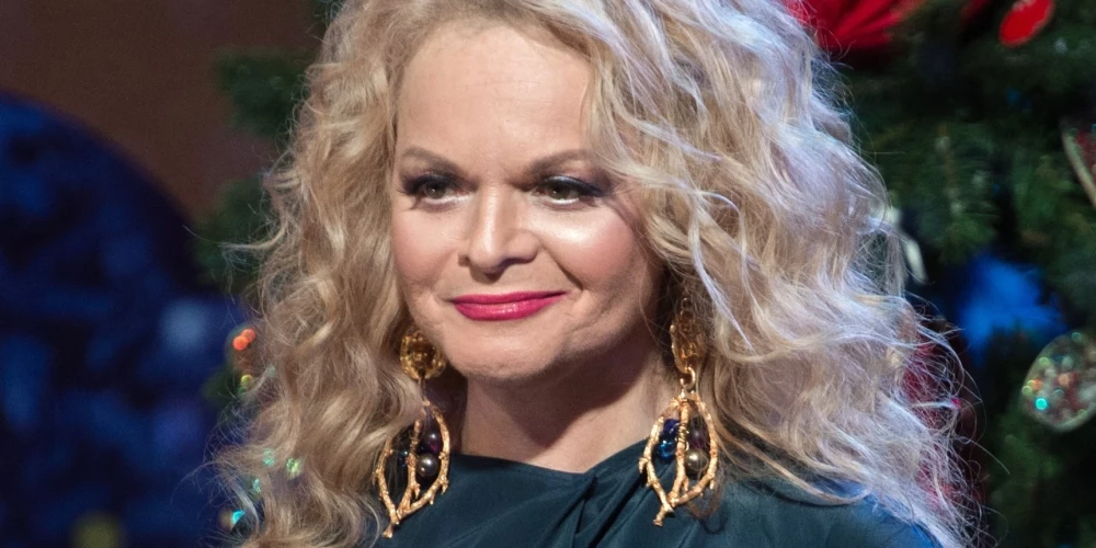 Лариса Долина.