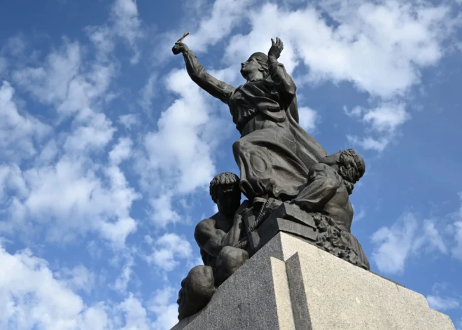 Latgales Māras piemineklis svin 85.jubileju