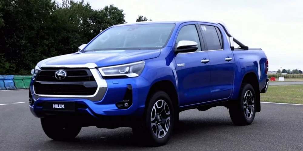 Elektriskā "Hilux" prototips pagaidām var nobraukt ap 200 km.