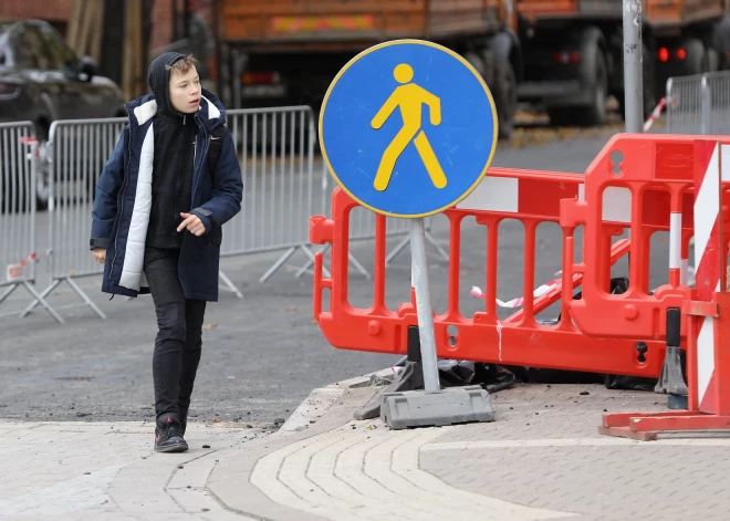 Remontdarbu dēļ uz nepilnu mēnesi satiksmei slēgs Mežciema ielu pie Hipokrāta ielas