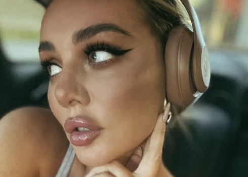 Dziedātāja Anna Sedokova.