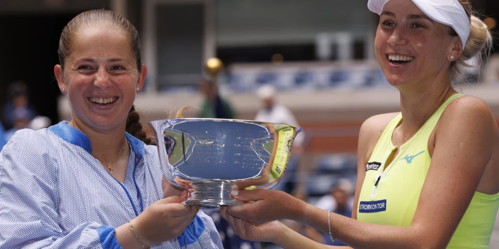 Aļona Ostapenko un Ludmila Kičenoka pēc triumfa "US Open".