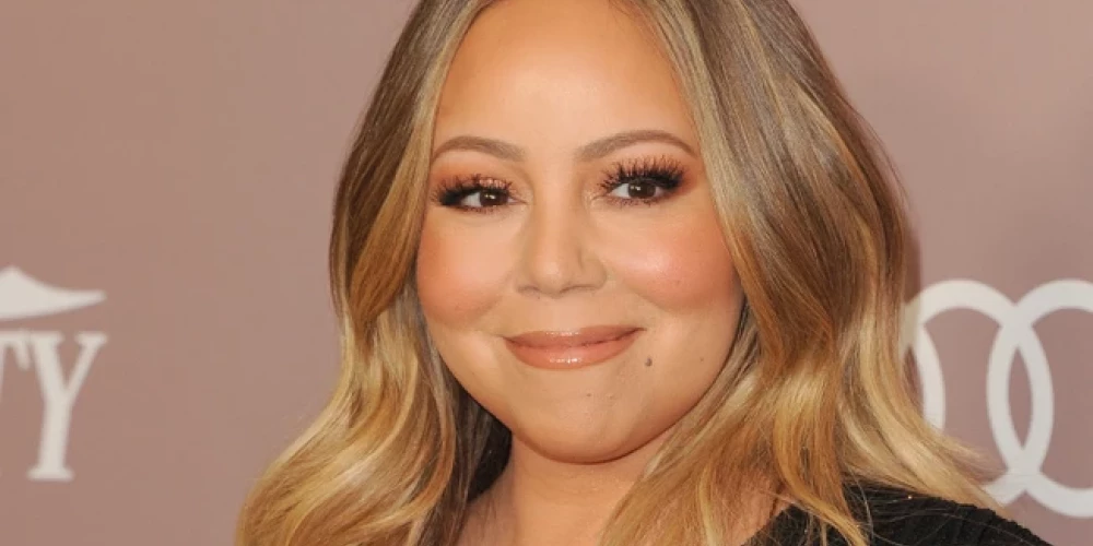 Dziedātāja Meraija Kerija.