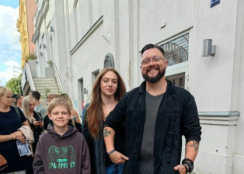 Gustavs Terzens ar dēlu Frici un meitu Grietu.