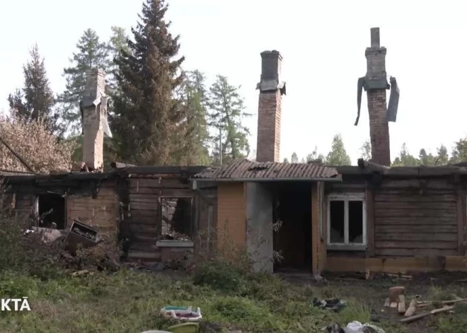 Ночная трагедия: пожар в доме в Дундаге привел к гибели братьев, у них остались две сестры