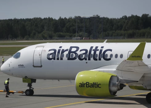 Vācijas nacionālā aviokompānija "Lufthansa" apsver iespēju iegādāties Latvijas nacionālās aviokompānijas "airBaltic" akcijas.