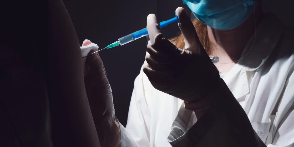 Šīs personas veselībai Covid-19 vakcīnas blakusparādības izraisījušas būtisku kaitējumu.