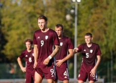 Latvijas U-21 futbola izlase uz Īrijas futbola mārketinga nodaļas absolūto neprofesionalitāti reaģēja lieliskā veidā - tiekot pie punktiem futbola laukumā. (bildē Dario Šits spēlē pret Norvēģiju).