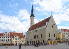 Igaunijas galvaspilsētas Tallinas Rātsnams un Rātslaukums.