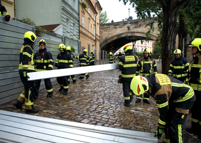 Čehijā un Polijā pēc lietusgāzēm izcēlušies plūdi