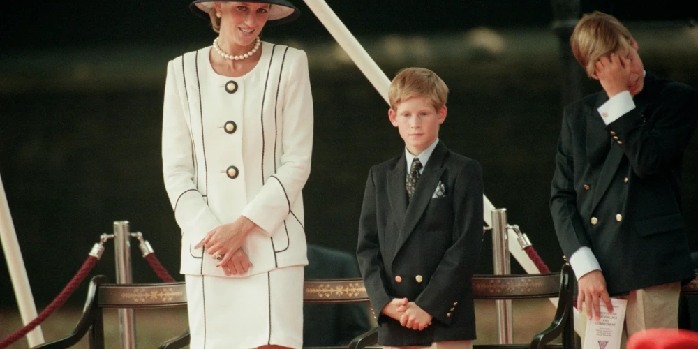 Princese Diāna ar dēliem Hariju un Viljamu 1991. gadā.