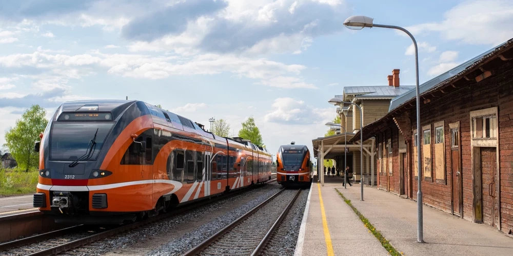 Aizkavējusies Igaunijas uzņēmuma "Elron" plānotā Rīga–Tartu vilciena maršruta atklāšana.