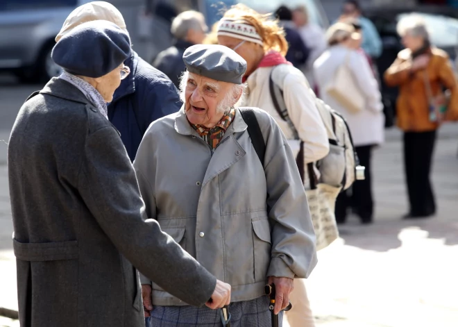 Rosina pensionāra neapliekamo minimumu noteikt 1000 eiro apmērā