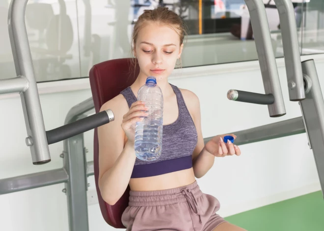 "Ja vecāki vakarus pavada pie ekrāniem, kādēļ lai bērns darītu citādāk?" Latvijā vadošie sporta klubi atklāj, kā motivē jauniešus sportot