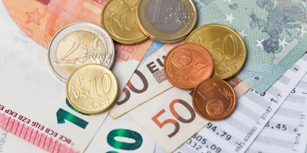 2025. gadā plānots ieviest IIN papildu likmi 3% apmērā ienākumiem virs 200 000 eiro gadā.