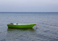 Līvānu novadā apgāžoties laivai, viens cilvēks gājis bojā, bet otrs izglābies