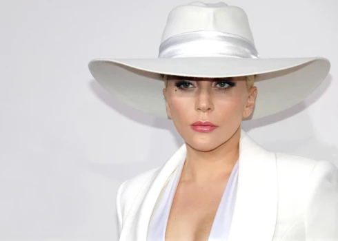 Dziedātāja Lady Gaga vienmēr bijusi baumu virpulī.