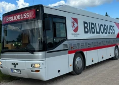 Jaunajā vizuālajā izskatā pa Dienvidkurzemi braukā bibliobuss.