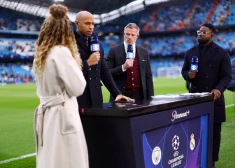 "UEFA Champions League Today" vadītāji (no kreisās) Keita Skota, Tjerī Anrī, Džeimijs Karagers un Miča Ričardss.