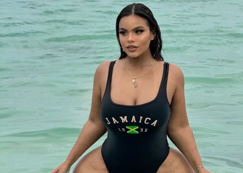 Жасырын пениске арналған дәрі Шұлық киген жалаңаш қарт әйелдер