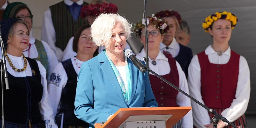 Daiga Mieriņa atzīmēja, ka arī tagad ciešā sadarbībā un sazobē varam izdarīt daudz gan starptautiskajā politikas laukā, gan citur. 