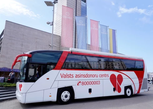 Valsts asinsdonoru centra mobilai autobuss.