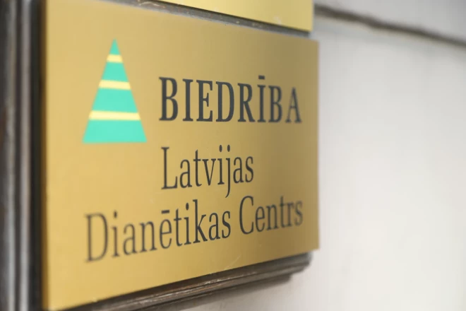 Latvijā saentologi darbojas aiz Latvijas Dianētikas centra izkārtnes.