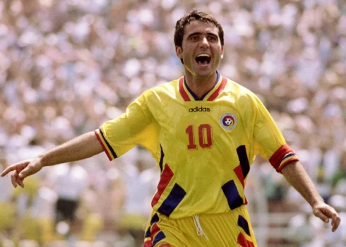 “Karpatu Maradona” George Hadži – šeit viņš ir Rumānijas izlases rindās 1994. gada Pasaules kausa izcīņā, kurā tika iekļauts simboliskās izlases sastāvā.