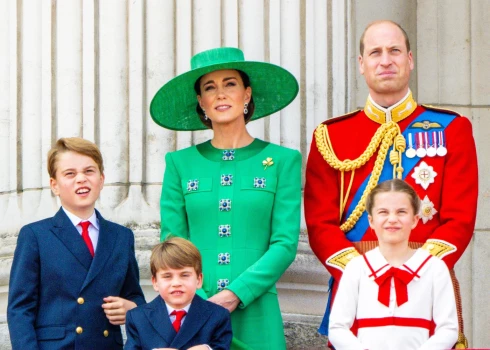 Britu karaliskā ģimene "Trooping the Color" svinīgajā pasākumā 2023. gadā.