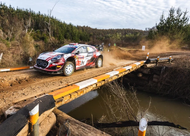 Mārtiņa Seska ekipāžai lieliski rezultāti Čīles WRC rallija treniņos