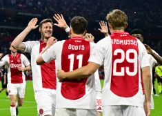 Pārliecinošā uzvara ļāvusi Amsterdamas "Ajax" pēc pirmās kārtas kļūt par UEFA Eiropas līdervienību.