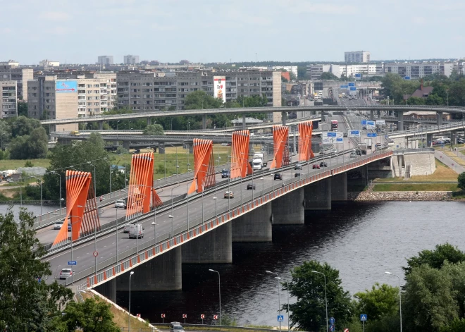 Южный мост обошелся Латвии почти в миллиард, но большая часть денег пошла вовсе не на строительство