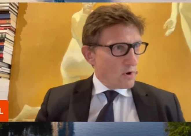 Liepnieks neierastā veidā paziņo par bijušās sievas nāvi