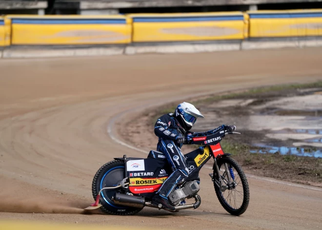 Gusts pasaules junioru čempionātā spīdvejā finišē septītajā vietā