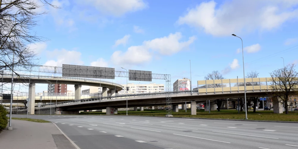 Slāvu maģistrālais transporta mezgls jeb Dienvidu tilta labā krasta pievedceļi.