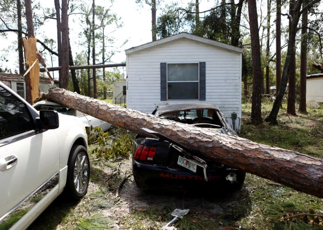 Floridā viesuļvētrā "Helēna" gājuši bojā vismaz 64 cilvēki