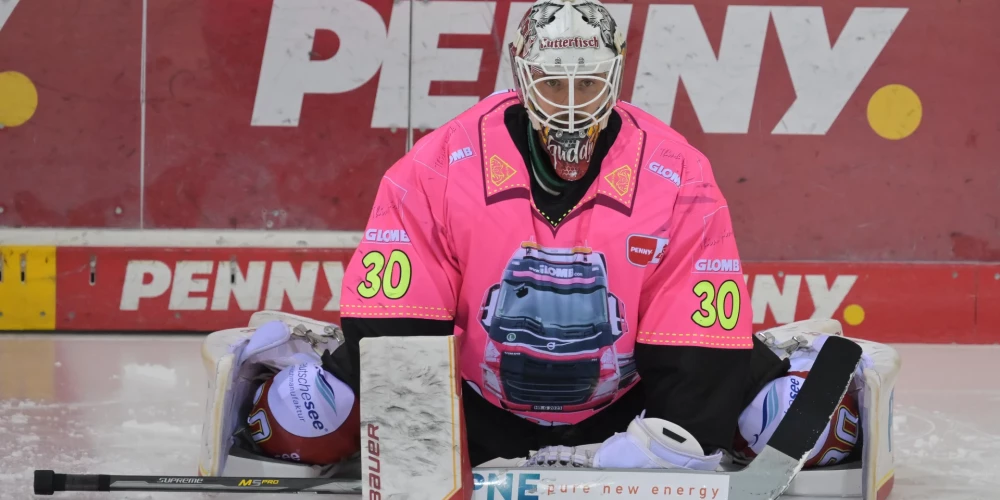 Torwart Kristers Gudlevskis (Fischtown Penguins #30), Fischtown Penguins - Eisbaeren Berlin, Ice Hockey, German Ice Hockey League, DEL