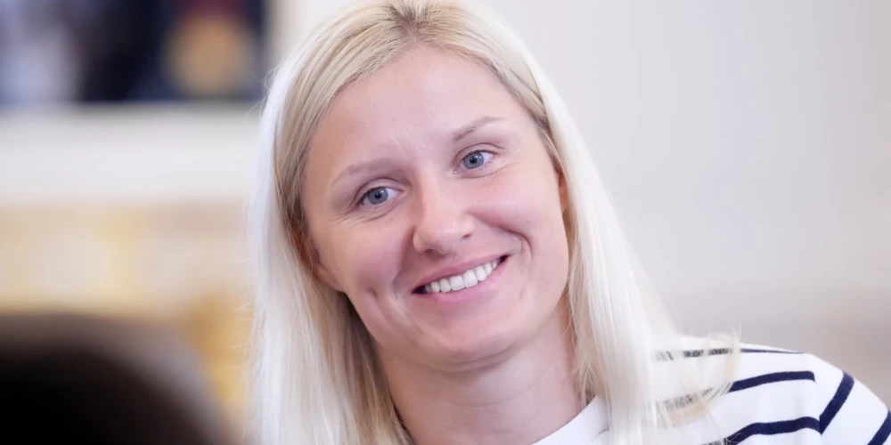 Parīzes paralimpisko spēļu zelta medaļas ieguvēja šķēpa mešanā Diāna Krūmiņa tikšanās laikā ar Valsts prezidentu Rīgas pilī.