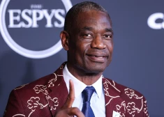 VIDEO: mūžībā devusies NBA zvaigzne Dikembe Mutombo, kura slaveno žestu ar pirksa kratīšanu fani dievināja, bet NBA aizliedza